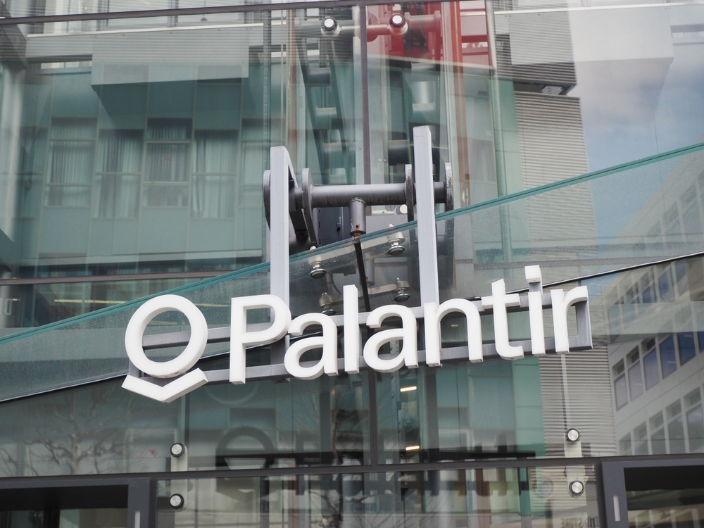 Palantir upevňuje svoju pozíciu: S NATO uzatvoril expresnú dohodu