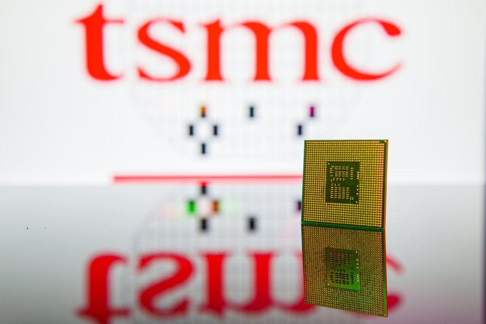 TSMC Surpasses Expectations but Faces Geopolitical Challenges: What About the Stock Price?