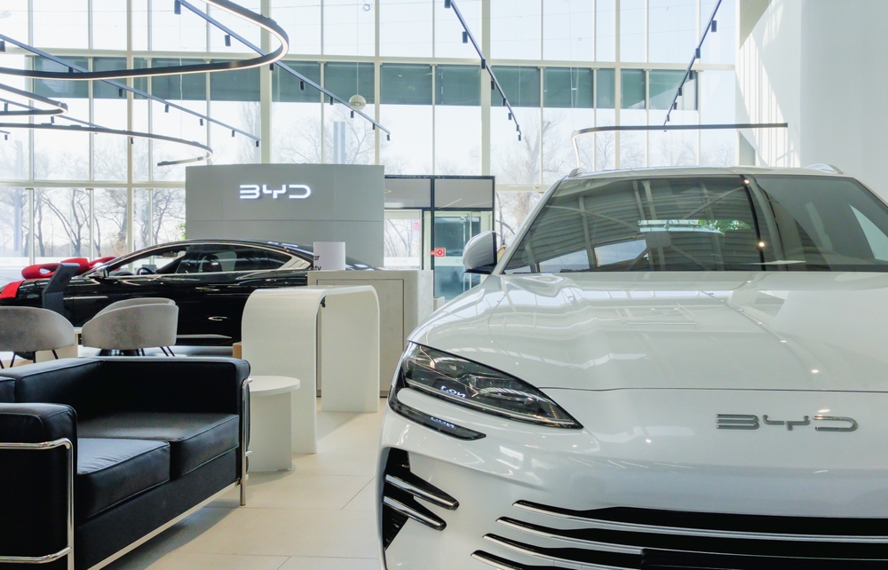BYD rompe l'equilibrio: La casa automobilistica cinese supera il posto di Tesla