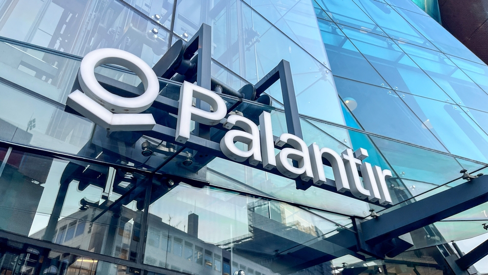 Palantir pod tlakom: Korekcia a napätie medzi valuáciami a očakávaniami trhu
