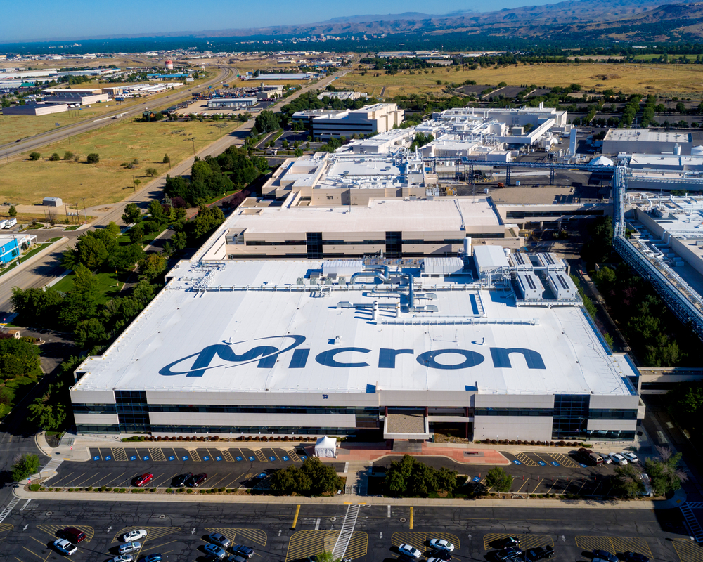 Micron a RAM krize na konci roku 2025: Jak AI mění paměti na zásadní komponent