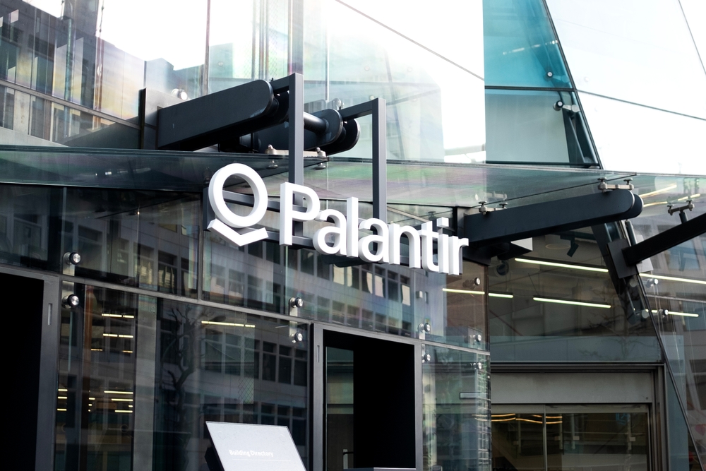 Palantir: Geopolitický štít a vítěz nové éry digitálního vedení v obranném sektoru