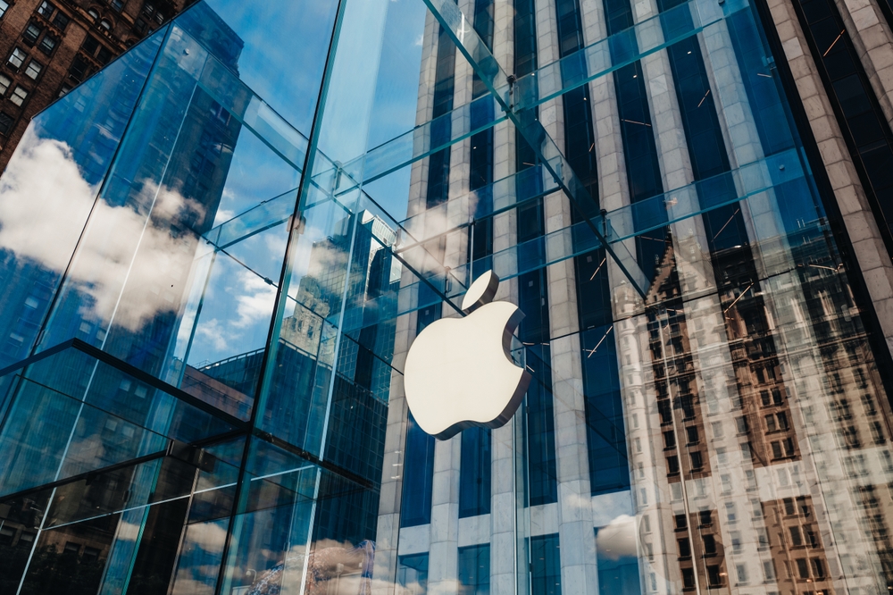 Apple and the AI Spring: A Quiet Return of the King?