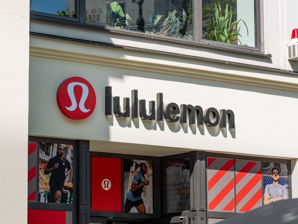 A Lululemon 2026. első negyedévi eredményei: Mi áll a pénzügyi jelentés utáni részvényárfolyam-zuhanás hátterében?