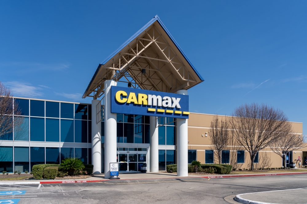 A CarMax megváltoztatja növekedési stratégiáját: a bevételek meghaladták a 8 milliárd dollárt, annak ellenére, hogy a nyereségre nyomás nehezedik