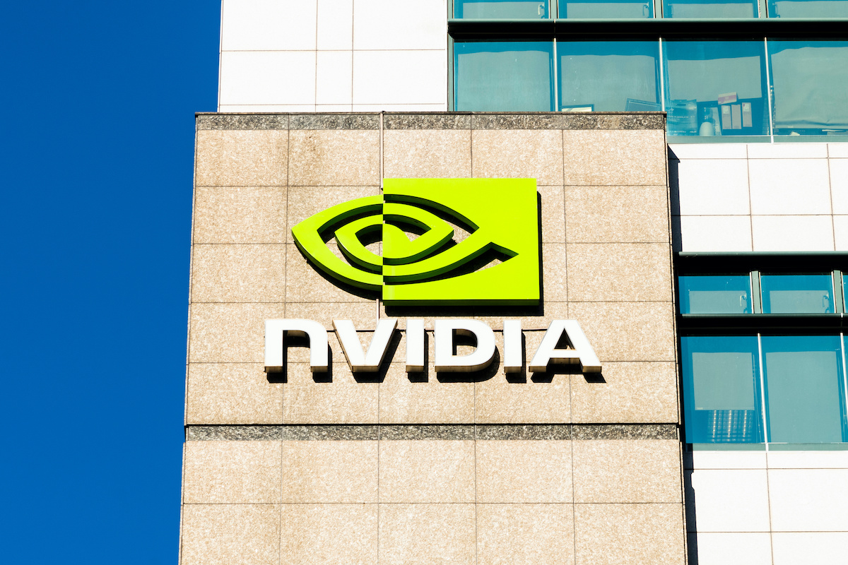 Růst společnosti NVIDIA dosahuje nových výšin. Je umělá inteligence bublinou, která může splasknout?